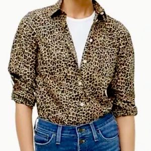 ⭐️ 5/$25 J Crew Button leopard shirt signature fit